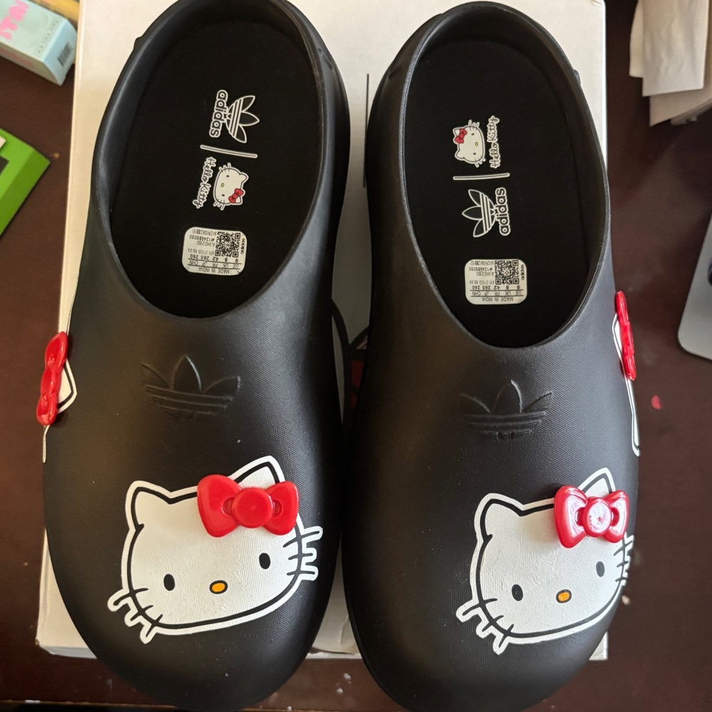 ADIDAS X HELLO KITTY Adifom Stan Smith Mules Women’s Size 9 Color Black with box